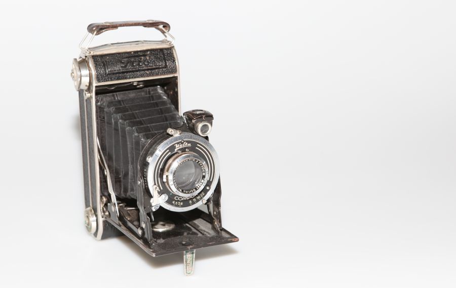 antique photo camera Welta Compur with built-in lens